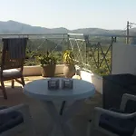 度假居 Spacious Retreat With Captivating Mnt View *