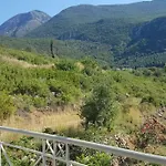 度假居 Spacious Retreat With Captivating Mnt View *
