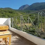 Spacious Retreat With Captivating Mnt View * Sotirianika