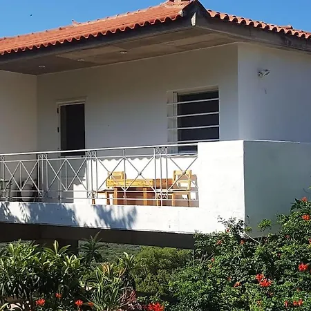 Spacious Retreat With Captivating Mnt View Ferienhaus Sotirianika