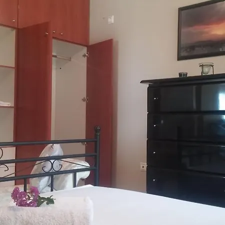 Holiday home Spacious Retreat With Captivating Mnt View