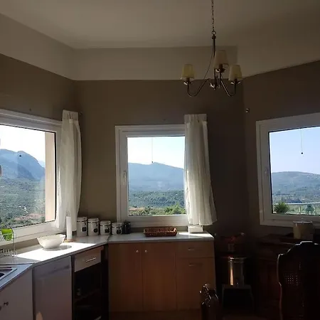 Spacious Retreat With Captivating Mnt View Tatil Evi *