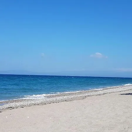 Prázdninový dům Spacious Retreat With Captivating Mnt View Sotirianika