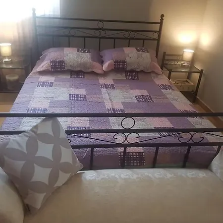 Spacious Retreat With Captivating Mnt View