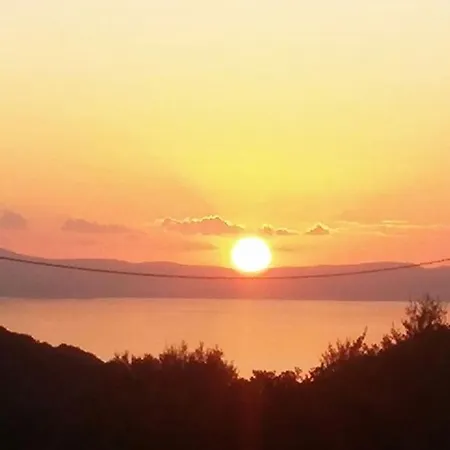 Spacious Retreat With Captivating Mnt View * Sotirianika