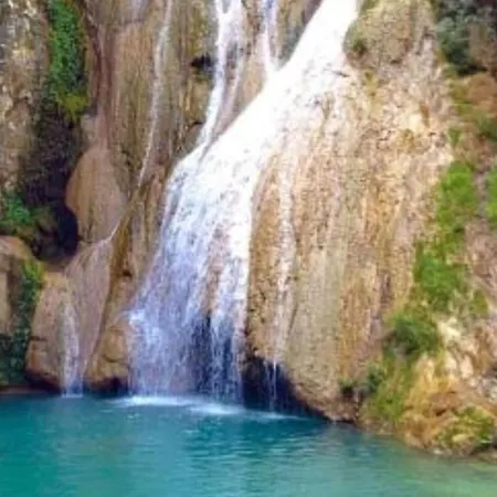 Spacious Retreat With Captivating Mnt View