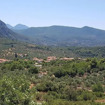 Spacious Retreat With Captivating Mnt View Tatil Evi *