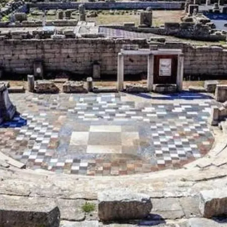 Spacious Retreat With Captivating Mnt View Prázdninový dům *