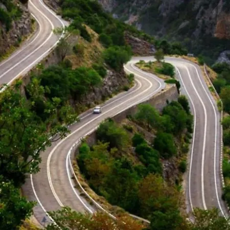 Spacious Retreat With Captivating Mnt View Prázdninový dům