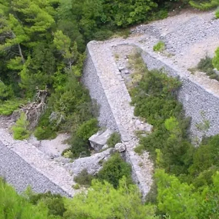 Tatil Evi Spacious Retreat With Captivating Mnt View