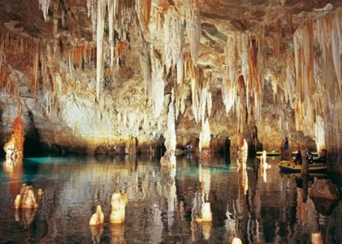 Дом отдыха Spacious Retreat With Captivating Mnt View