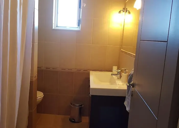 Spacious Retreat With Captivating Mnt View Sotirianika