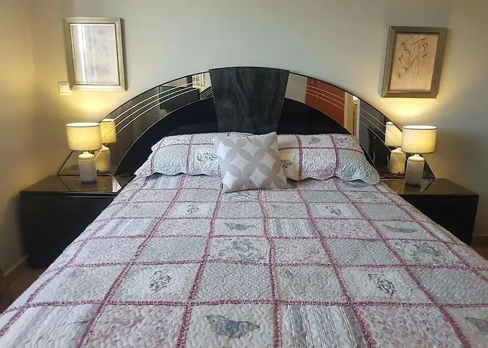 Spacious Retreat With Captivating Mnt View