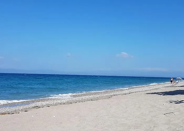 Ferienhaus Spacious Retreat With Captivating Mnt View Sotirianika