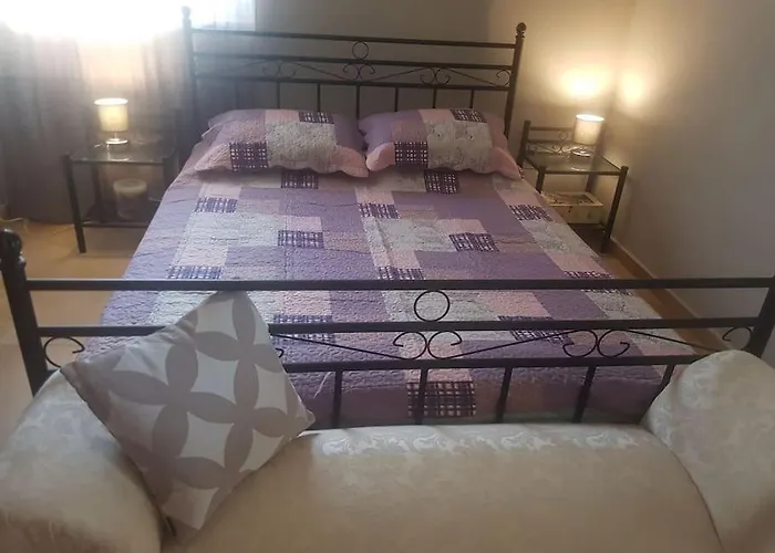 Spacious Retreat With Captivating Mnt View