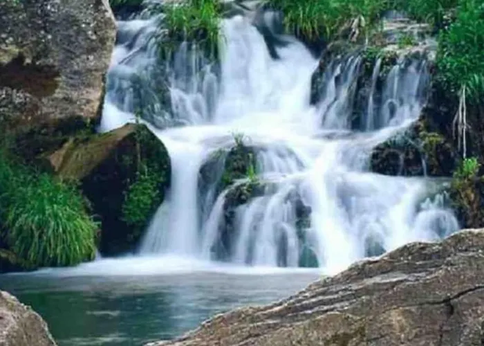 Spacious Retreat With Captivating Mnt View Дом отдыха