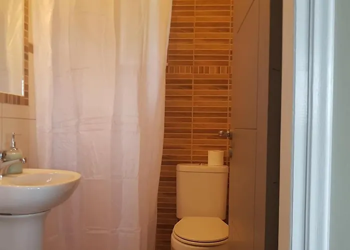 Spacious Retreat With Captivating Mnt View Sotirianika