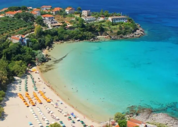 Spacious Retreat With Captivating Mnt View Дом отдыха Sotirianika