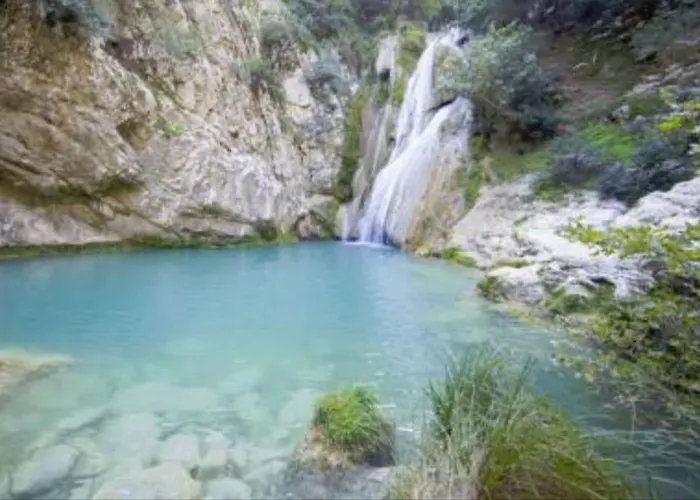 Spacious Retreat With Captivating Mnt View *