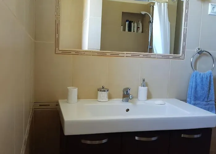 Дом отдыха Spacious Retreat With Captivating Mnt View