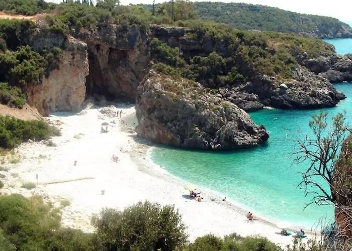 Ferienhaus Spacious Retreat With Captivating Mnt View *