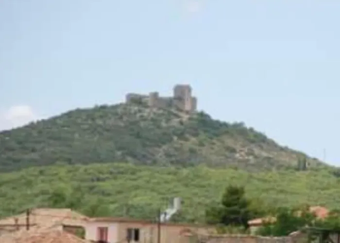 Spacious Retreat With Captivating Mnt View Дом отдыха Sotirianika