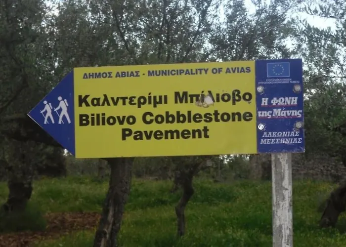 Ferienhaus Spacious Retreat With Captivating Mnt View Sotirianika