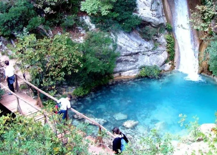 Ferienhaus Spacious Retreat With Captivating Mnt View Sotirianika