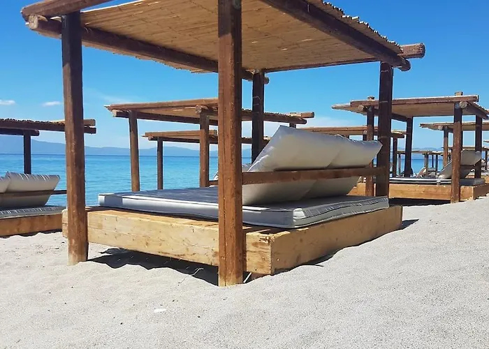 Spacious Retreat With Captivating Mnt View Дом отдыха Sotirianika