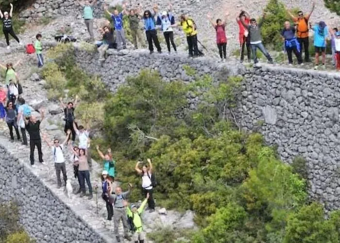 Spacious Retreat With Captivating Mnt View * Sotirianika